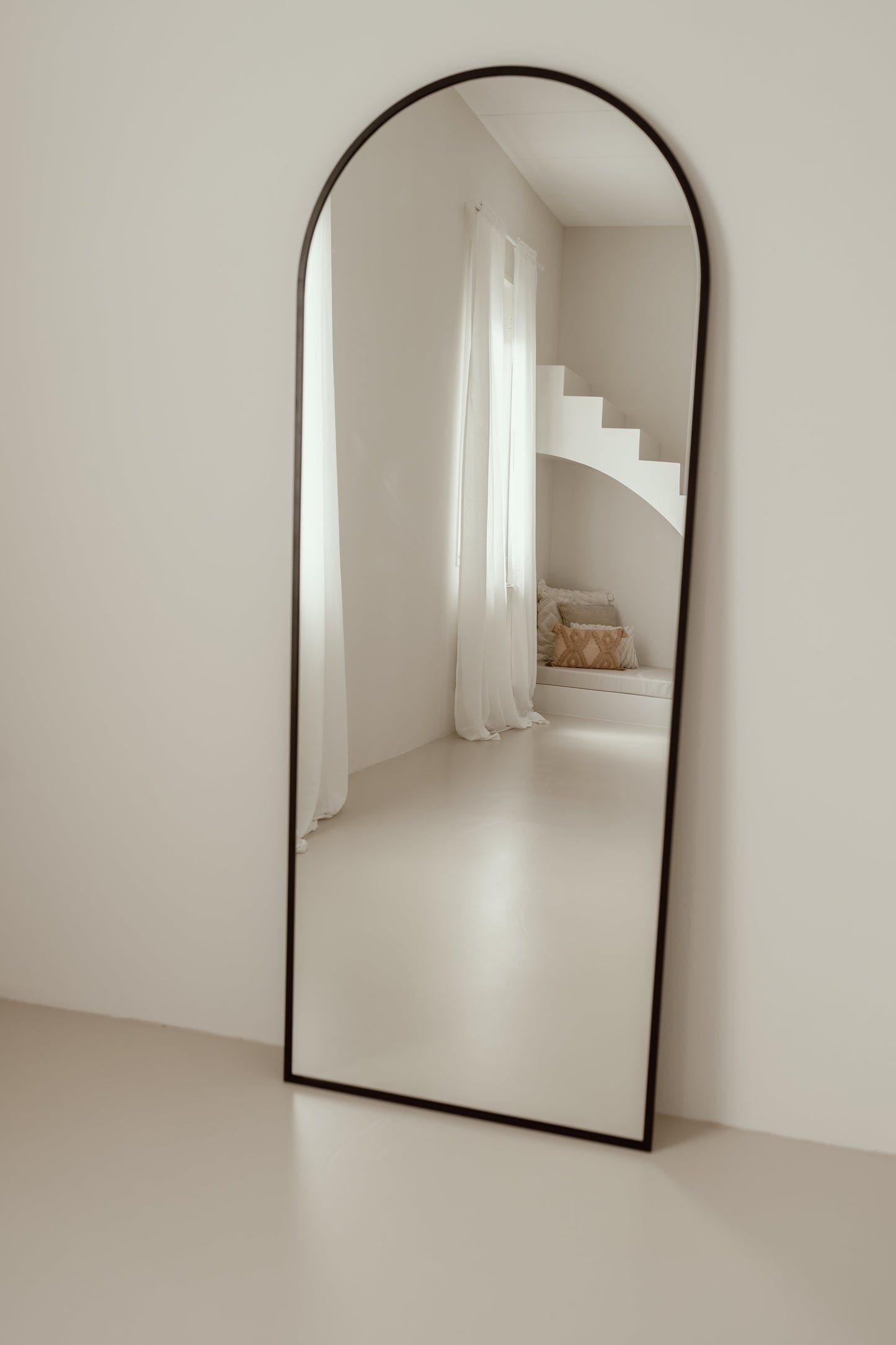 Grote Staande Spiegel Ovaal 180x70 Zwart