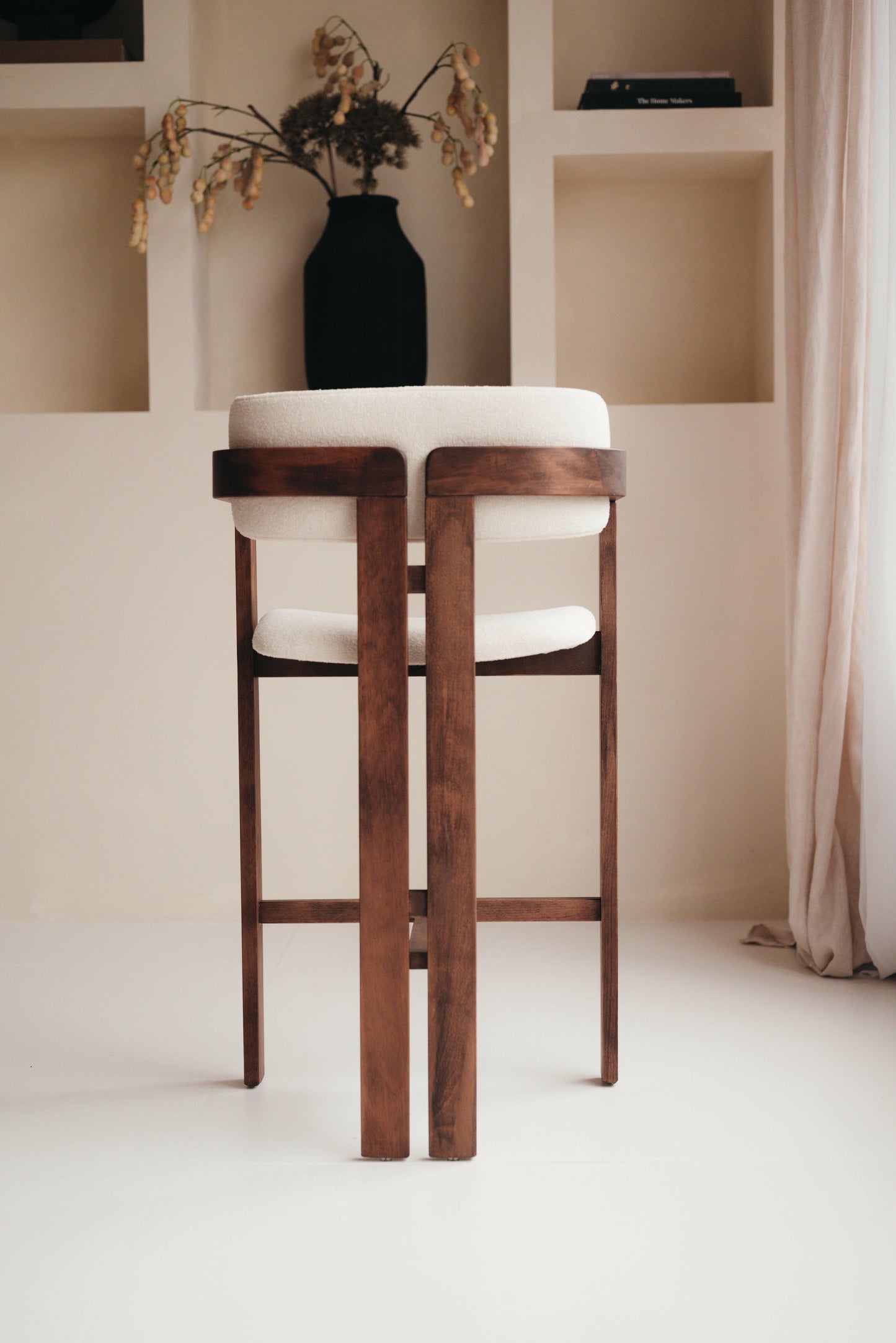 Japandi Barkruk – Minimalistisch Design met Aanpasbare Kleur en Stof