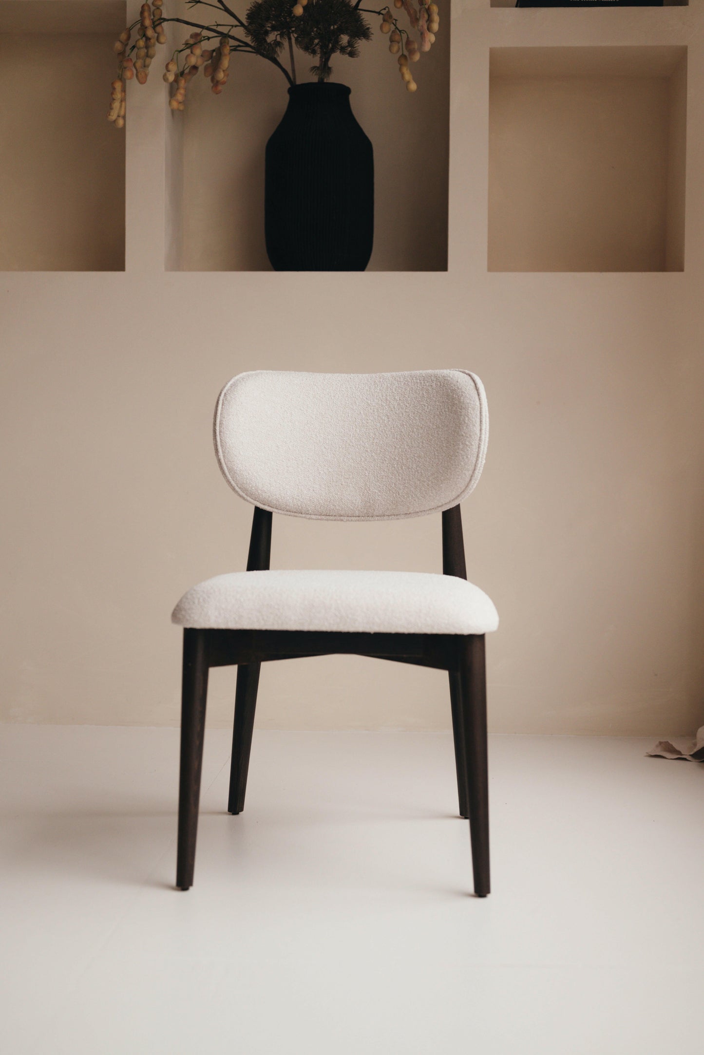 Eetkamerstoelen houten Eetkamerstoel in japandi stijl