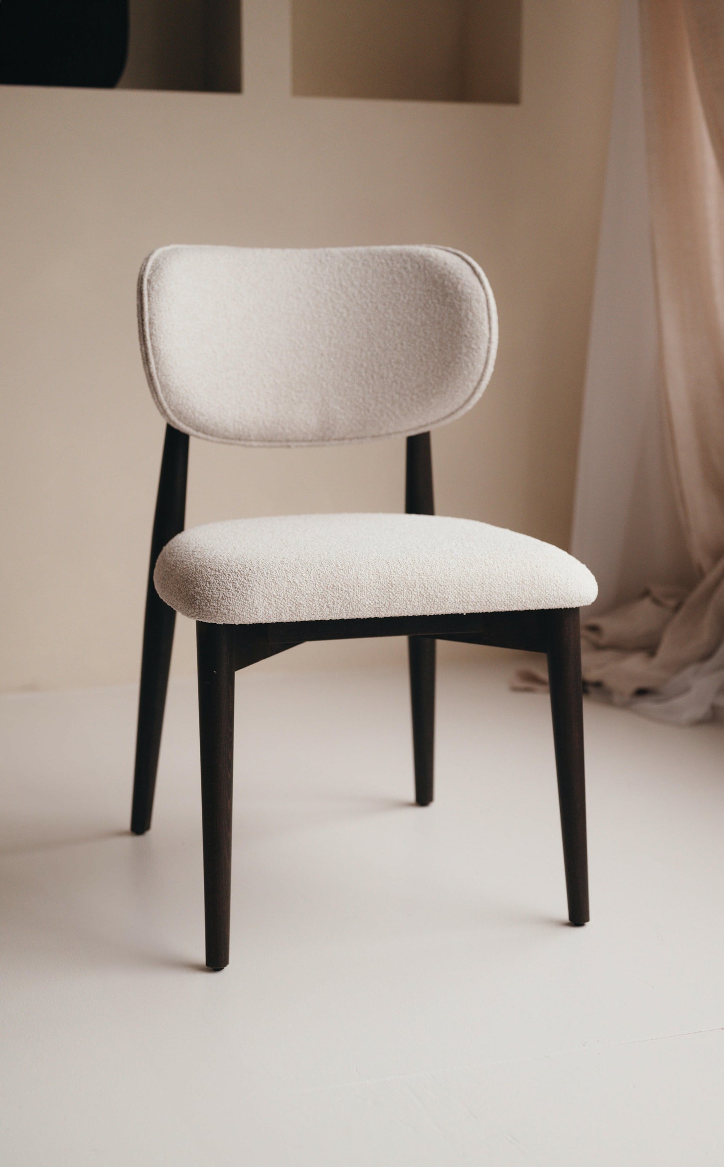 Eetkamerstoelen houten Eetkamerstoel in japandi stijl