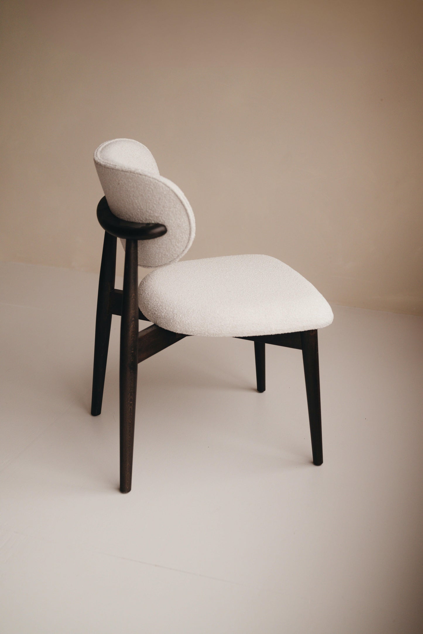 Eetkamerstoelen houten Eetkamerstoel in japandi stijl